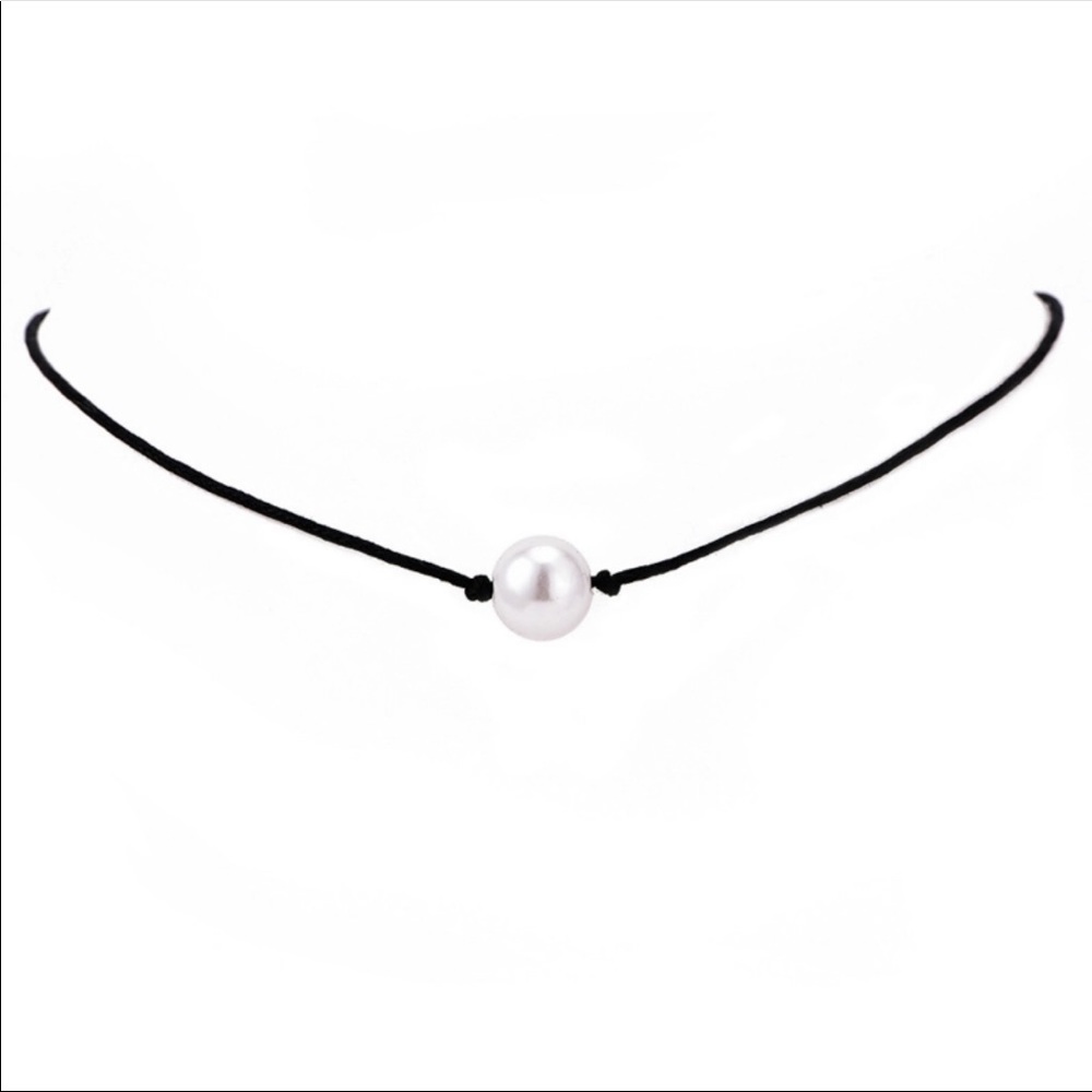 • Stassie• Faux Silvery Pearl Choker - Picture 2 of 4